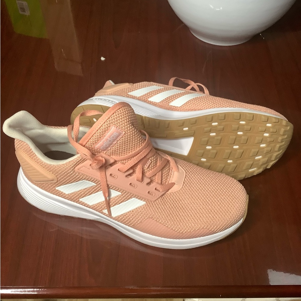 Adidas Men’s s Coral Sneakers are Women size 12.5
